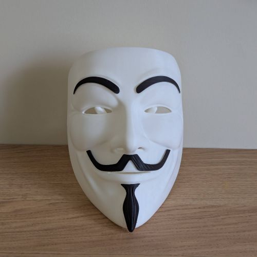 Anonymous mask valge ja must PLA