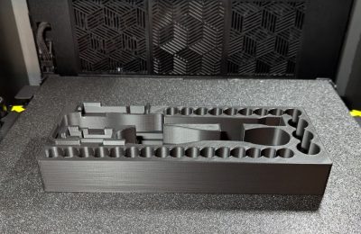 T&ouml;&ouml;riistade alus, must PLA